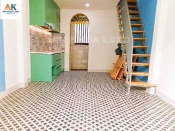 Bán nhà hẻm đường 11, phường Trường Thọ. Hẻm xe máy. Nhà gốc 2 mặt hẻm, 1 trệt 1 lầu gồm 1PN, 1WC.