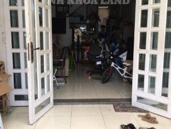 Bán nhà mặt tiền đường 17, phường Bình Chiểu , đường hơn 5m , nhà 1 trệt 2 lầu, gồm 3 PN, 3 WC