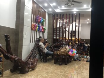 Bán nhà mới hẻm đường Võ Văn Hát, P Long Trường. Đường Xe Hơi rộng 7M, có lề đường. Nhà 1 trệt 2 lầu, 3Pn. 3WC.