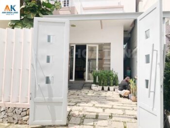 Bán nhà hẻm, Đường 18, Phường Linh Đông. Đường nhựa xe hơi 5m. Nhà 1 trệt 2 lầu, 3PN, 3WC