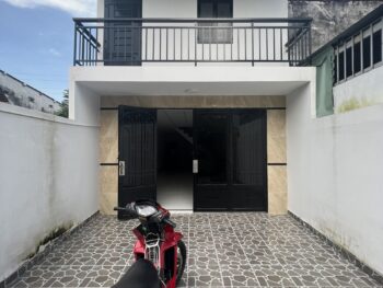 Bán nhà đường 11. Đường xe hơi. Nhà xây mới nhà 1 trệt 1 lầu, có 4 phòng ngủ.