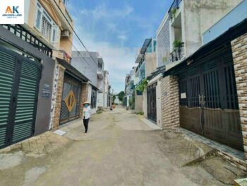 BÁN GẤP LÔ ĐẤT HẺM  XE HƠI - P. LONG TRƯỜNG - 52.6M2