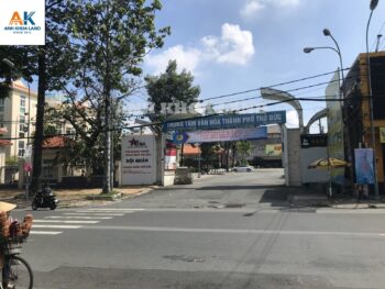 BÁN NHÀ GÓC 2 MẶT TIỀN KINH DOANH + 2 CĂN NHÀ PHÍA SAU - ĐƯỜNG VÕ VĂN NGÂN - BÌNH THỌ - 306.9m2