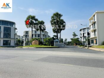 BÁN GẤP LÔ ĐẤT MẶT TIỀN BƯNG ÔNG THOÀN. PHÚ HỮU. QUẬN 9