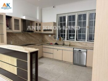 BÁN GẤP BIỆT THỰ 1 THẦM 1 TRỆT 2 LẦU - ĐƯỜNG DIỆP MINH TUYỀN - P. PHƯỚC LONG B - 300M2